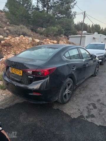 מודעת רכב מאזדה 3