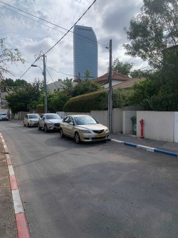מודעת רכב מאזדה 3