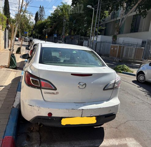 מודעת רכב מאזדה 3