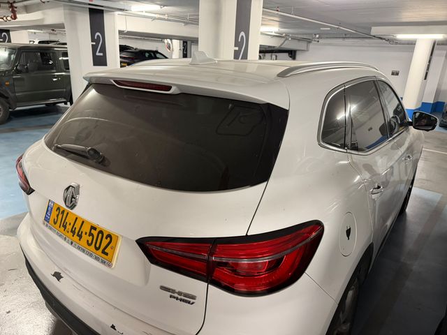 מודעת רכב אם ג'י EHS PHEV