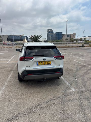 מודעת רכב טויוטה RAV4