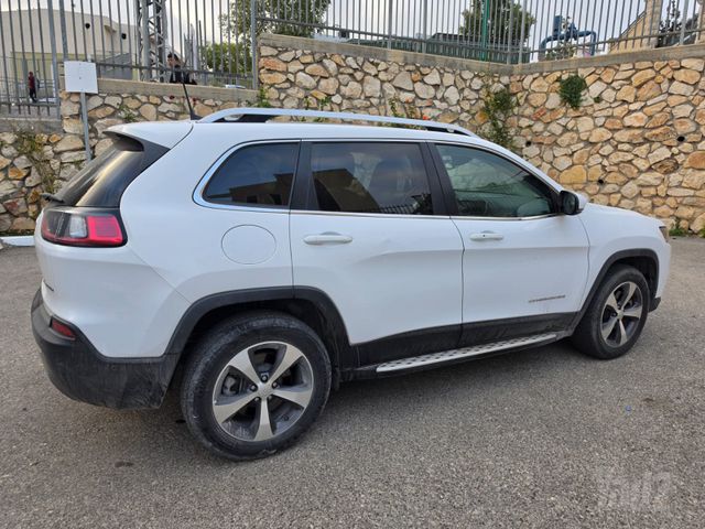 מודעת רכב ג'יפ צ'ירוקי