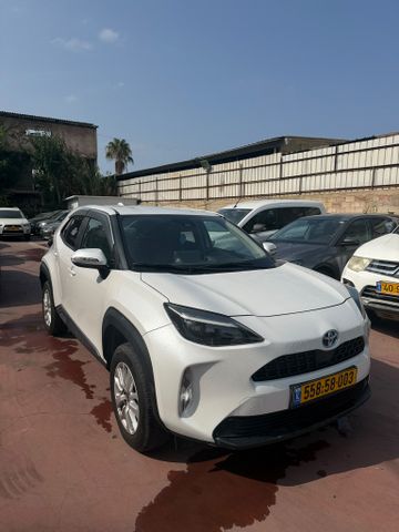 מודעת רכב טויוטה יאריס קרוס