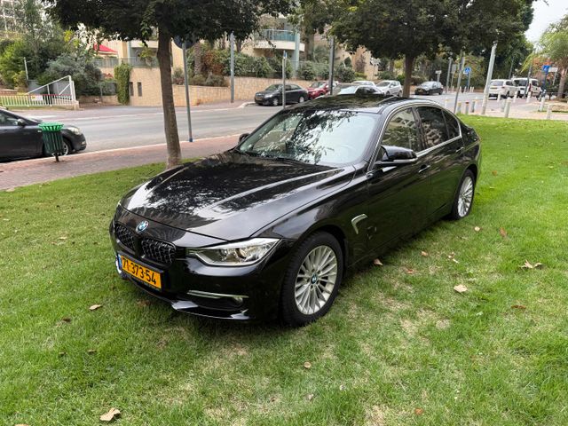 מודעת רכב ב מ וו סדרה 3