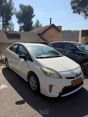 מודעת רכב טויוטה פריוס