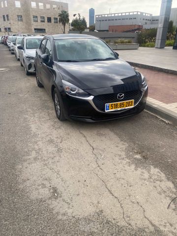 מודעת רכב מאזדה 2
