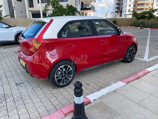 מודעת רכב אם ג'י MG3