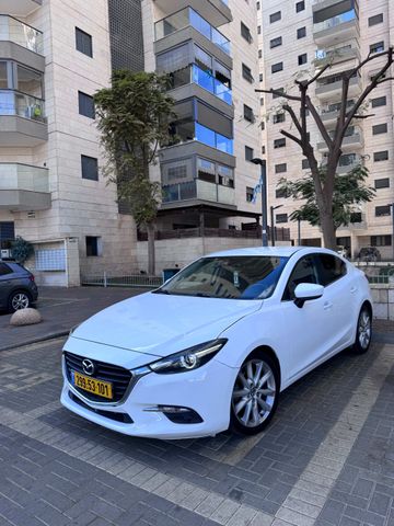 מודעת רכב מאזדה 3