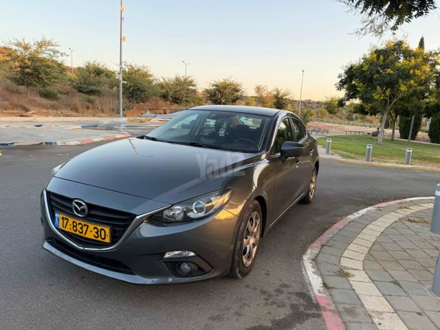 מודעת רכב מאזדה 3