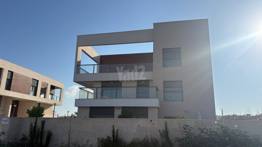 בנטל 12