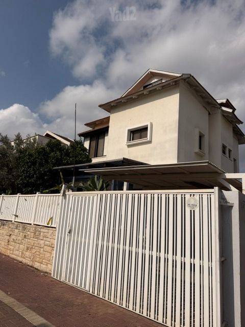 הגבעה