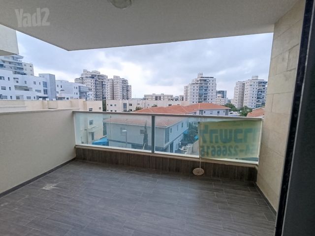 אגם זוהר 29