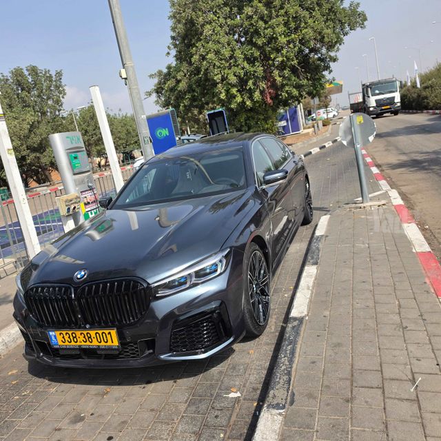 מודעת רכב ב מ וו סדרה 7
