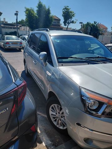 מודעת רכב סאנגיונג רודיוס
