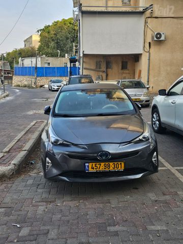 מודעת רכב טויוטה פריוס