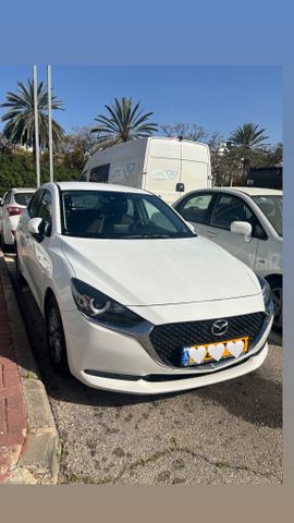 מודעת רכב מאזדה 2