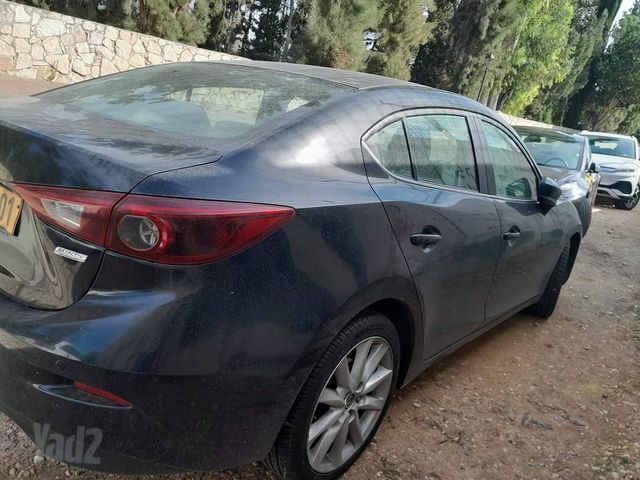 מודעת רכב מאזדה 3