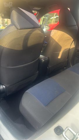 מודעת רכב טויוטה C-HR