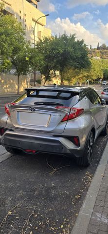 מודעת רכב טויוטה C-HR