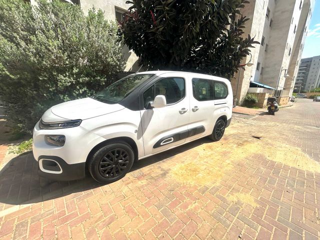 ברלינגו  Shine אוט׳ מיניוואן / MPV 7 מק 6 דל 1.5 (130 כ״ס)