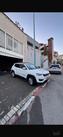 מודעת רכב ג'יפ קומפאס
