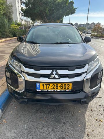 מודעת רכב מיצובישי ASX