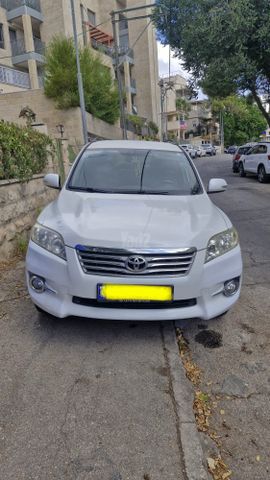מודעת רכב טויוטה RAV4