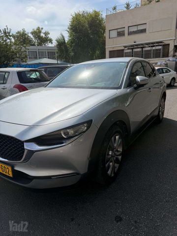 מודעת רכב מאזדה CX-30
