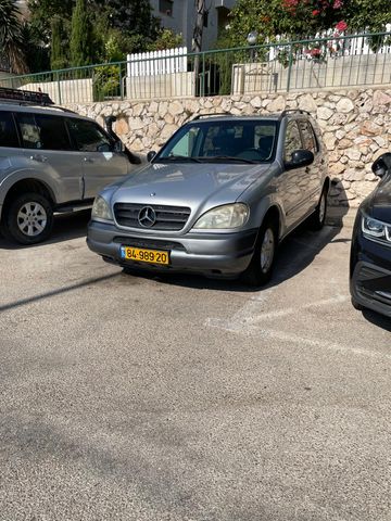 מודעת רכב מרצדס-בנץ ML