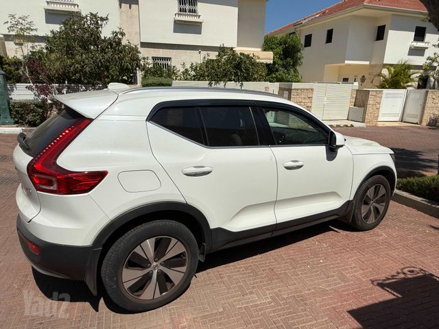 מודעת רכב וולוו XC40