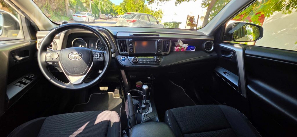 מודעת רכב טויוטה RAV4