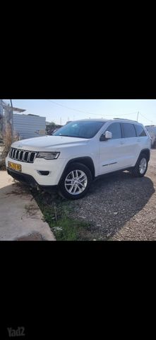 מודעת רכב ג'יפ גרנד צ'ירוקי