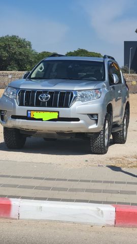 מודעת רכב טויוטה לנד קרוזר