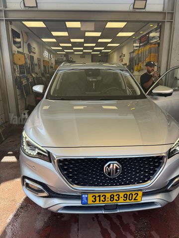מודעת רכב אם ג'י EHS PHEV