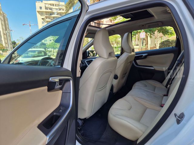 מודעת רכב וולוו XC60
