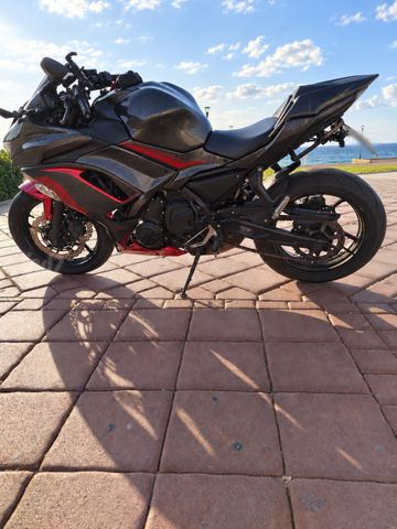 מודעת רכב קאוואסאקי נינג'ה 650