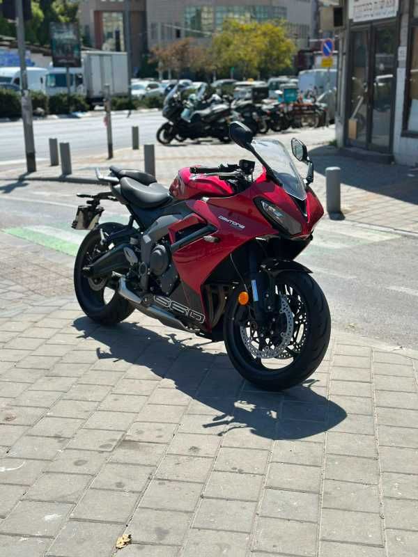 מודעת רכב טריומף דייטונה