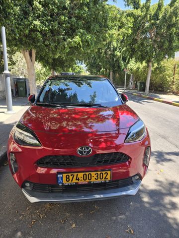 יאריס קרוס Sky אוט׳ 1.5 (125 כ״ס)