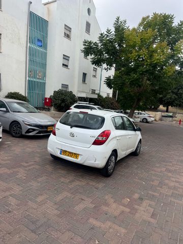 מודעת רכב יונדאי i20 2