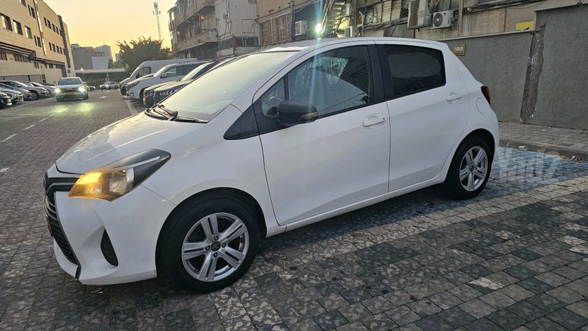 מודעת רכב טויוטה יאריס 1