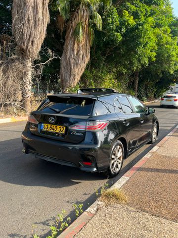 מודעת רכב לקסוס CT 1