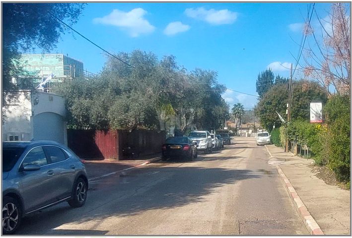 נחלת ז'בוטינסקי 25