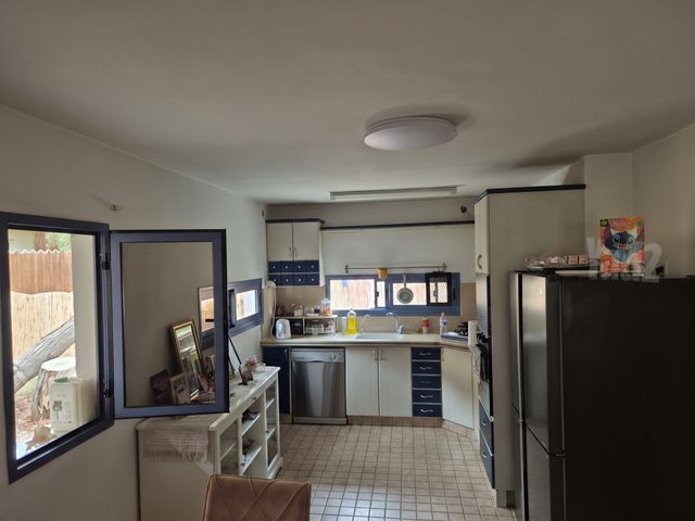 הר שחרות 12