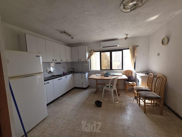 משה שרת 33