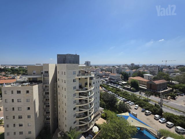 דירה, ותיקים, כפר סבא