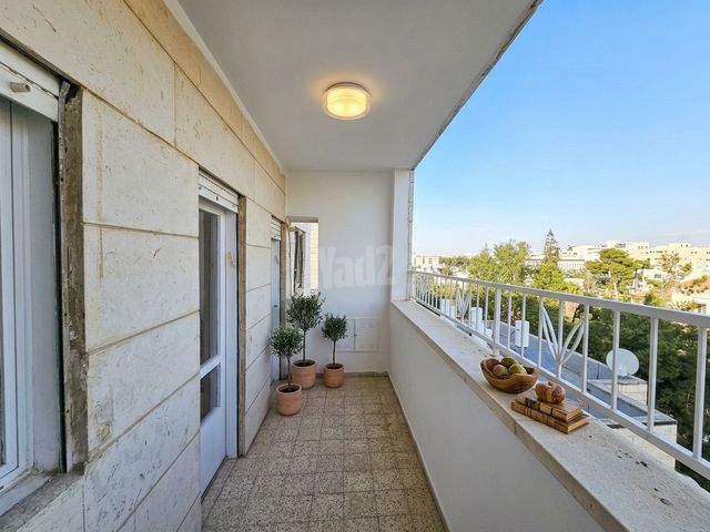 דירה למכירה בירושלים (תיווך) — 2