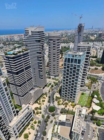 ניסים אלוני 