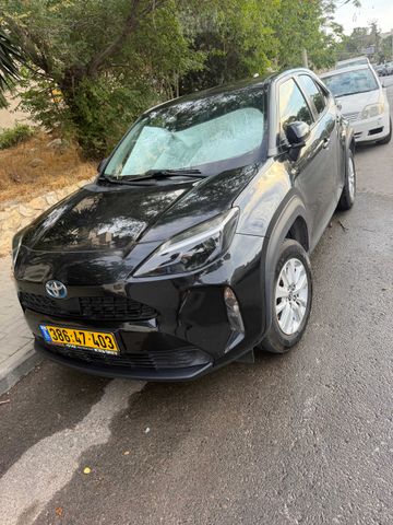 מודעת רכב טויוטה יאריס קרוס