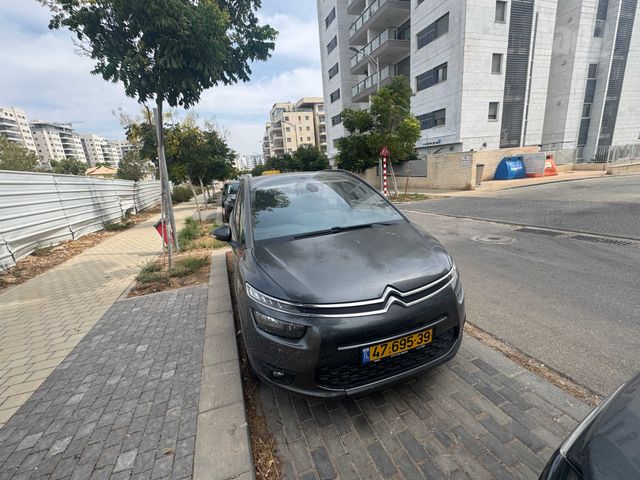 מודעת רכב סיטרואן C4 פיקאסו