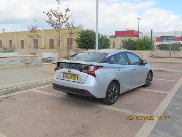 מודעת רכב טויוטה פריוס